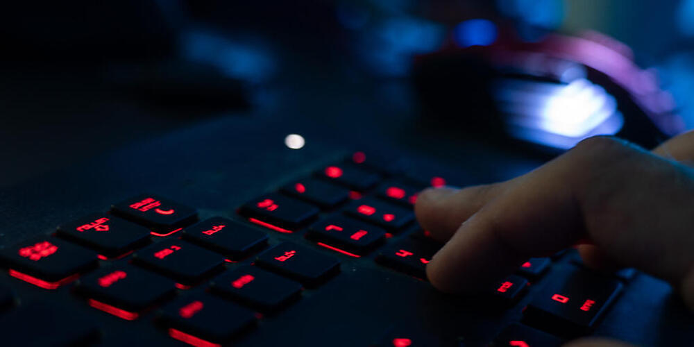Betrüger haben es im Fürstentum Liechtenstein auf persönliche Daten und Kreditkarteninformationen abgesehen und verschicken dazu gefälschte Polizei-SMS. (Symbolbild)