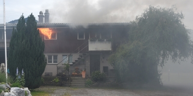 Vermutlich wegen einer auf dem Herd vergessenen Pfanne brach gestern in diesem Benkner Haus ein Feuer aus. Zwei Bewohner wurden leicht verletzt.