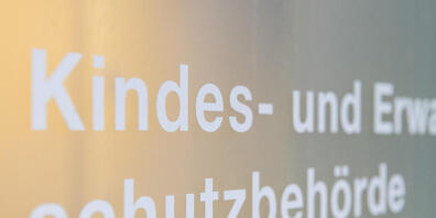 Bei der Glarner KESB soll künftig ein Amtsarzt fürsorgerische Unterbringungen anordnen können. (Symbolbild)