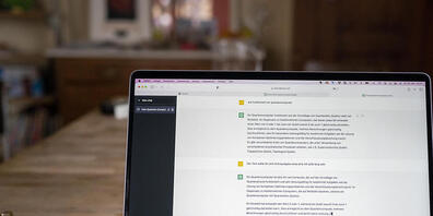 Ohne digitale Geräte geht es heute nicht mehr. Die Stadt Zürich will Einwohnerinnen und Einwohnern mit knappem Budget deshalb einen Laptop kaufen. (Symbolbild)