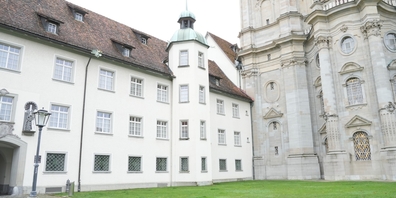 Blick auf den sanierungsbedürftigen Hofflügel, den ältesten Gebäudetrakt im Stiftsbezirk St.Gallen.