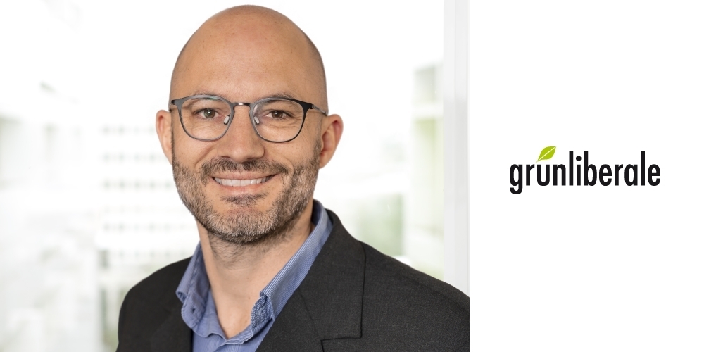 Meier positioniert sich politisch in der fortschrittlichen Mitte mit einer liberalen und ökologischen Haltung.