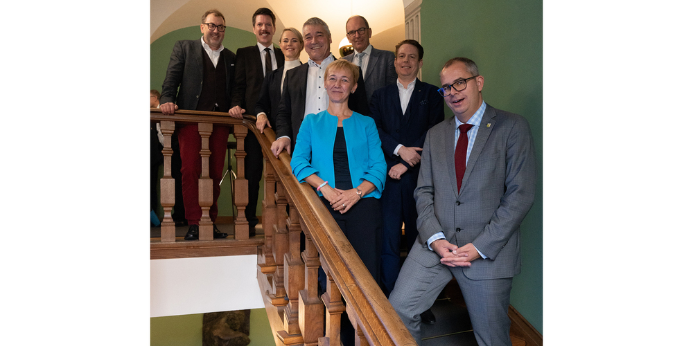 Gesundheitsdirektorinnen und Gesundheitsdirektoren der Ostschweizer Kantone (v. oben l. nach unten r.): Peter Peyer (GR), Manuel Frick (FL), Natalie Rickli (ZH), Walter Vogelsanger (SH), Bruno Damann (SG), Yves Noël Balmer (AR), Monika Rüegg Bless (AI) und Urs Martin (TG).