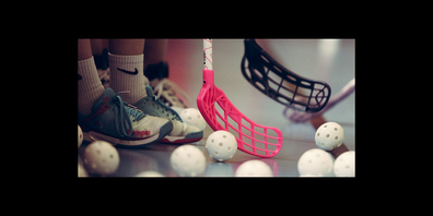 Zwölf Schweizer werden im Dezember zum allerersten Mal an einer Unihockey-Weltmeisterschaft teilnehmen.