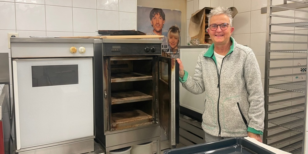 Mona Mühlemann vor ihrem Ofen