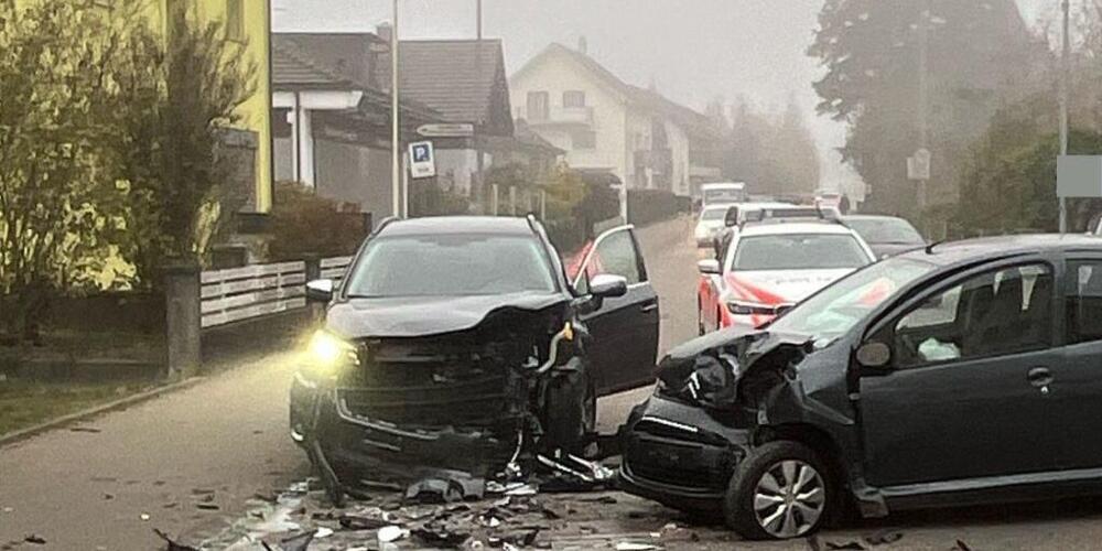In Biberist SO kam es am Samstagmorgen zu einer Kollision zweier Autos. Der Unfallverursacher war wohl unter Drogen in einem gestohlenen Auto unterwegs.