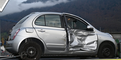 Die 87-jährige Beifahrerin in diesem Auto eines 90-jährigen Lenkers wurde beim Unfall leicht verletzt.