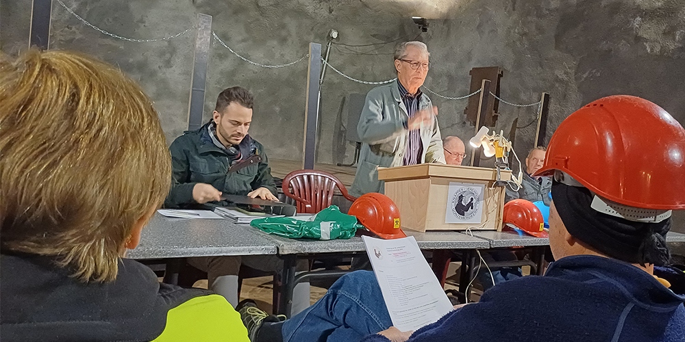Informationen aus erster Hand: Toni Geel, Präsident des Vereins pro Gonzenbergwerk, kann von positiven Zahlen berichten.