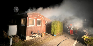 Der Brand verursachte starken Rauch.