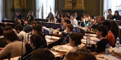 Der Kantonsratssaal war für die 50. Jugendsession mit vielen frischen Gesichtern gefülllt.