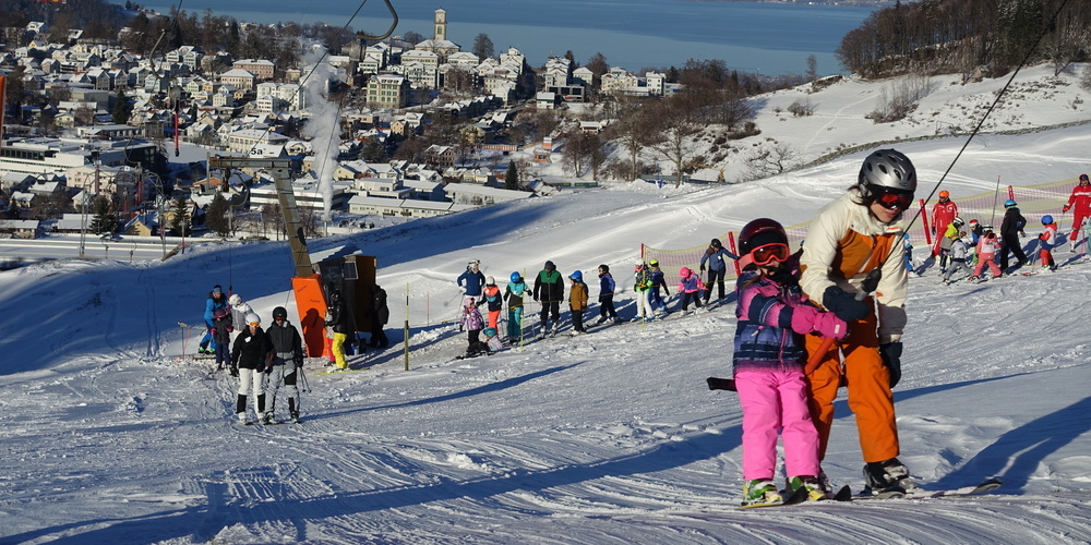 Dank des Mitteleinstiegs des Skilifts herrschte im oberen Teil des Bischofsbergs auch im vergangenen Winter überaus reger Schneesportbetrieb. 