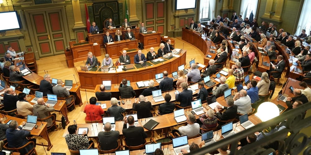 Das St.Galler Katholikenparlament stimmte der Ausweitung des Kandidatenfelds für den Bischof zu, äusserte aber auch Kritik am zeitlichen Ablauf.