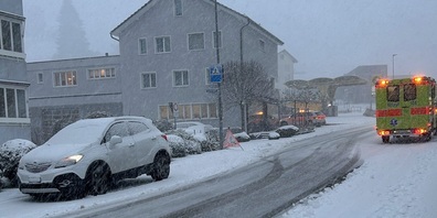 Der Junge rannte unverhofft auf die Strasse und überraschte die Autofahrerin.