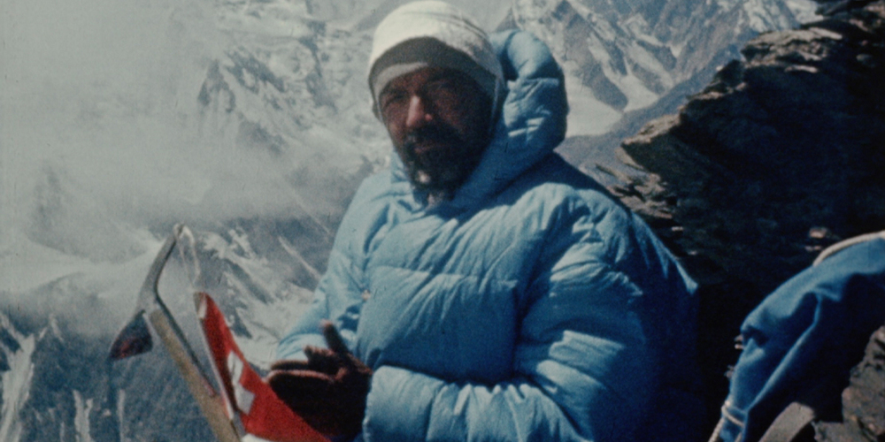 Viktor Wyss auf dem Urgent: Dies ist ein Standbild aus dem Film. Dank Regula Wyss werden in Chur auch private Dokumente und Objekte ihres verstorbenen Vaters gezeigt.