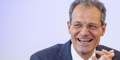Der Luzerner Finanzdirektor Reto Wyss hat gut lachen: Die zweite Hochrechnung für das laufende Jahr rechnet mit einem Plus von 274 Millionen Franken. (Archivbild)
