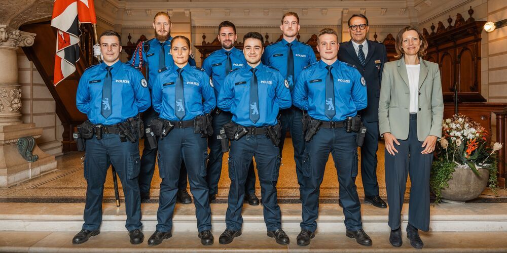 Die Stadtpolizei St.Gallen gratuliert den neuen Mitarbeitern herzlich zum Abschluss und freut sich auf die Zusammenarbeit