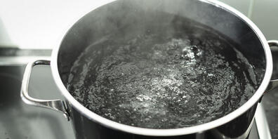 Nachdem eine Verunreinigung festgestellt wurde, sollte das Trinkwasser in Gempen SO derzeit vor dem Konsum abgekocht werden. (Symbolbild)