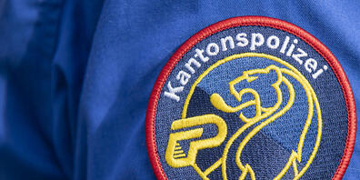 Spezialisten des Brandermittlungsdienstes der Kantonspolizei Zürich untersuchen, wie es zum Brand kam. (Archivbild)