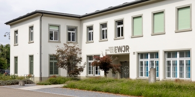 Gebäude der Elektrizitätswerk Jona-Rapperswil AG (EWJR) an der Werkstrasse in Jona.