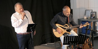 Mario Borrelli und Saki Hatzigeorgiou beim ersten Garagenkonzert vor wenigen Monaten