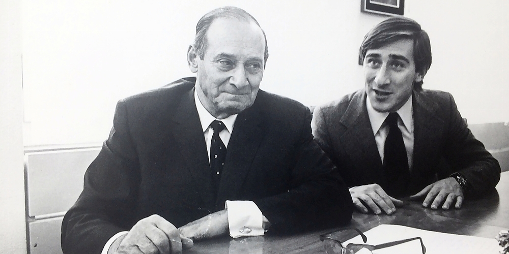 1969 übergab Emil Frey (links) das Zepter an seinen Sohn Walter Frey.