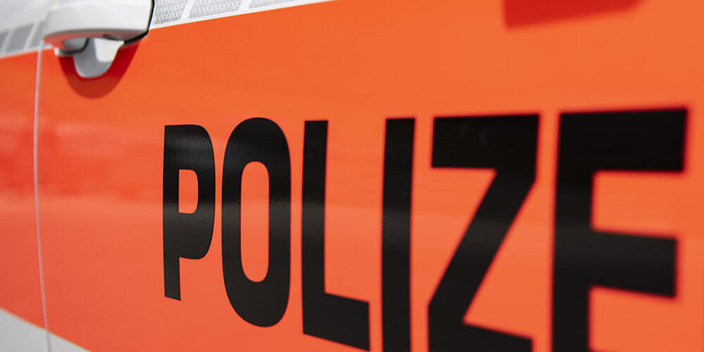 Die Zürcher Kantonspolizei konnte nach einem Fahndungsaufruf drei junge Männer identifizieren. Sie sollen an Ostern einen Mann verletzt haben. (Symbolbild)