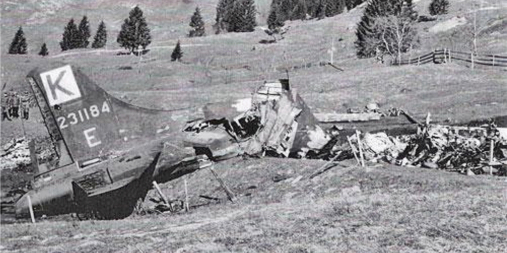 Das Wrack des US-amerikanischen Bombers am Stockberg. 