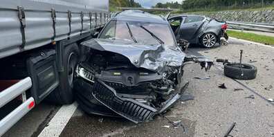 An diesen Fahrzeugen entstand Totalschaden.