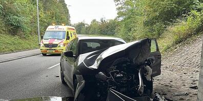 Der alkoholisierte Autofahrer wurde bei der Kollision mit einer Bahnunterführung in Buchs AG nur leicht verletzt.