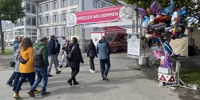 Ein grosses Angebot an Verpflegungsständen und Bahnen am Herisauer Jahrmarkt.