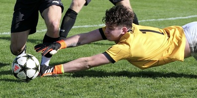 Rüthis Goalie Joris Hallauer konnte sich bei mehreren Gelegenheiten auszeichnen 