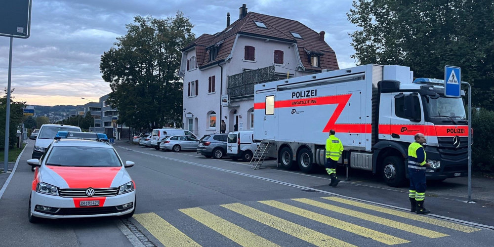 Es waren diverse Einsatzkräfte um den Tatort im Einsatz.