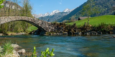 Der Thur- und Neckerweg verbindet die malerischen Landschaften entlang der Flüsse Thur und Necker.