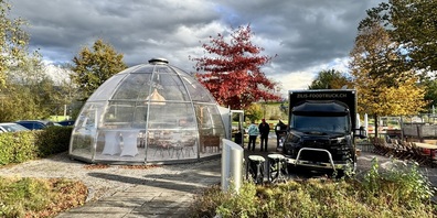 «Den Sommer verlängern» ist das Motto des Glas Iglu's beim Flussbad Grynau zwischen Uznach und Tuggen.