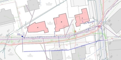Karte der Benkner Eisenbahnstrasse mit dem neuen Hydranten und der neuen Trinkwasserleitung (beides dunkelblau). Der Bau erfolgt in zwei Etappen.