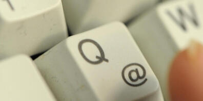 Zwei Personen haben einen Arbeitskollegen in einer E-Mail kritisiert: Das sei zulässig und keine üble Nachrede, befand das Zürcher Obergericht. (Symbolbild)