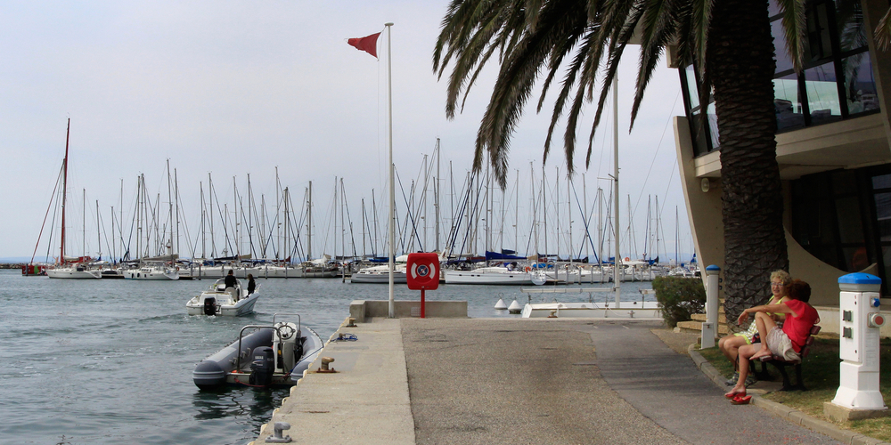 Reisen bieten nicht nur Horizonterweiterungen und Entspannung, es können auch gesundheitliche Probleme auftreten.