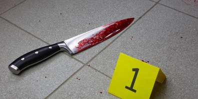 Mit einem Küchenmesser ging der Beschuldigte auf einen hilfsbereiten Mann los