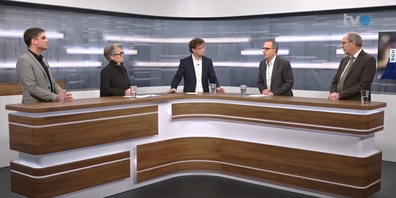 Talk-Runde vom 11. Dezember 2024: (v.l.) Grünen-Präsident Daniel Bosshard, Ex-Chefärztin Christa Meyenberger, Moderator Stefan Schmid (Tagblatt-Chefredaktor), Spitalverbund-Verwaltungsratspräsident Stefan Kuhn, Gesundheitsdirektor Bruno Damann.