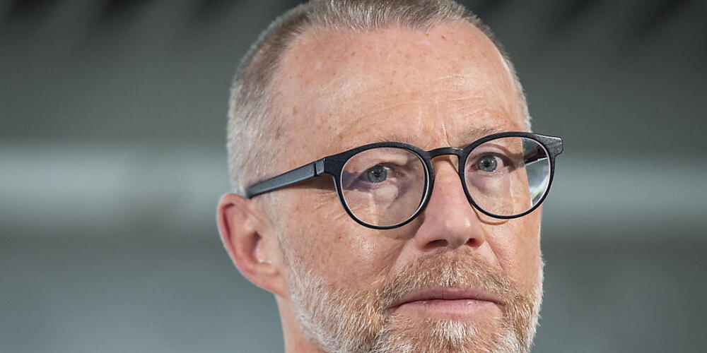 Raiffeisen Schweiz Chef Heinz Huber wechselt Mitte 2025 zur Graubündner Kantonalbank, deren Präsident er wird. (Archivbild)