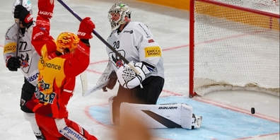 Ein Jubeltag am Lido: Strömwall reist nach dem 2:0 durch Moy die Hände in die Höhe.