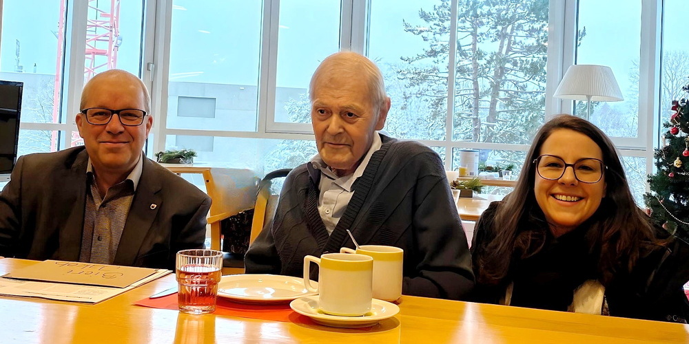 Jakob Bieri (Mitte) mit Ruedi Mattle und Beatrice Grimm