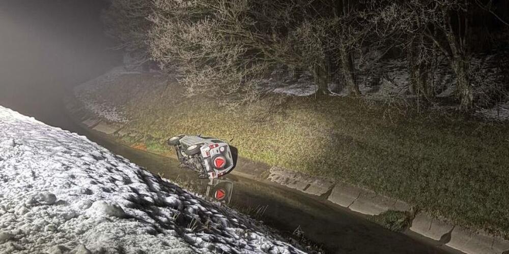 Das Fahrzeug wurde beim Unfall so stark beschädigt, dass es schrottreif ist.