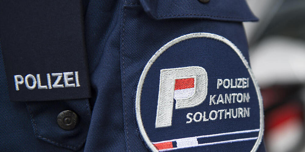 Die Kantonspolizei Solothurn hat am Sonntagabend beim Hauptbahnhof in Solothurn einen mutmasslichen Einbrecher festgenommen. (Symbolbild)