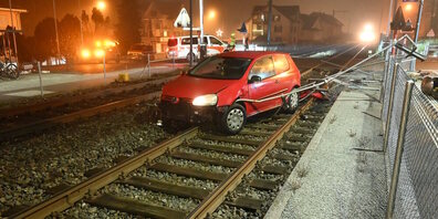 Nein, das ist keine Strasse, das ist das Bahngleis...