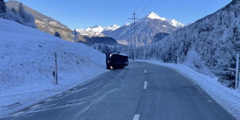 Die Fahrerin konnte das Auto nach dem Unfall in Surava GR selbständig verlassen.