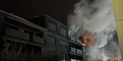 Die betroffene Wohnung ist nach dem Brand unbewohnbar.