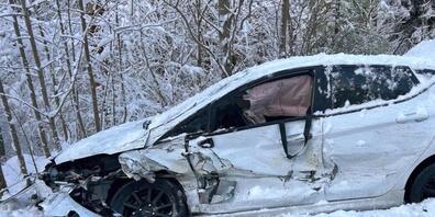 An beiden Autos entstand Totalschaden.