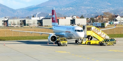 Die Swiss-Maschine auf dem Flugfeld in Graz.