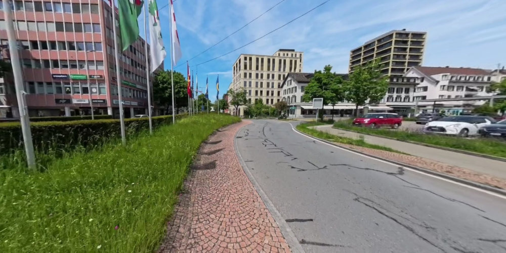 Wenn es nach den Initianten geht, soll am Sternenplatz, dem heutigen «Nüsslikreisel», eine Ein-/Ausfahrt realisiert werden. (Archivbild)